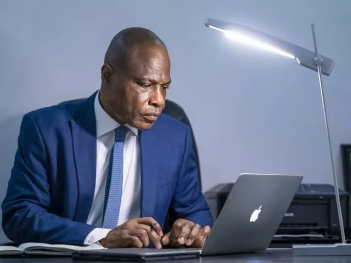 Fayulu fustige Tshisekedi : “Une absurdité manifeste sur l’article 217 de la Constitution”