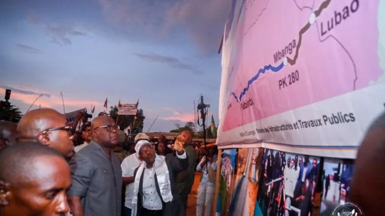 Félix-Antoine Tshisekedi, a officiellement donné le coup d’envoi aux travaux de réhabilitation et de modernisation de la Route nationale numéro 2